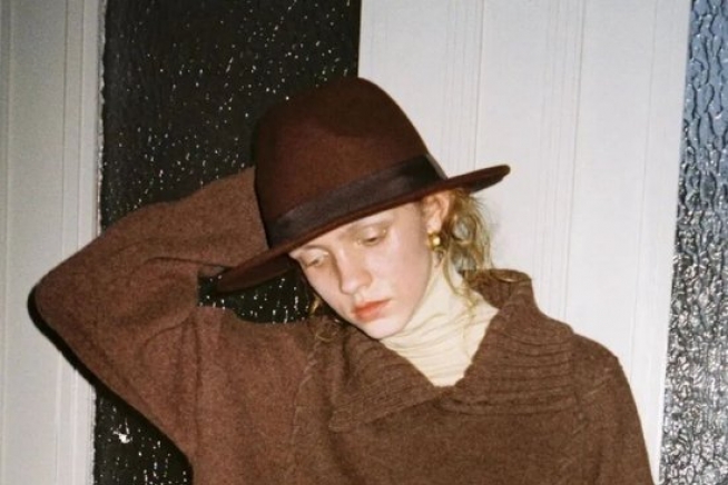 这个秋天最新的流行色以熟悉的样子回到了我们身边