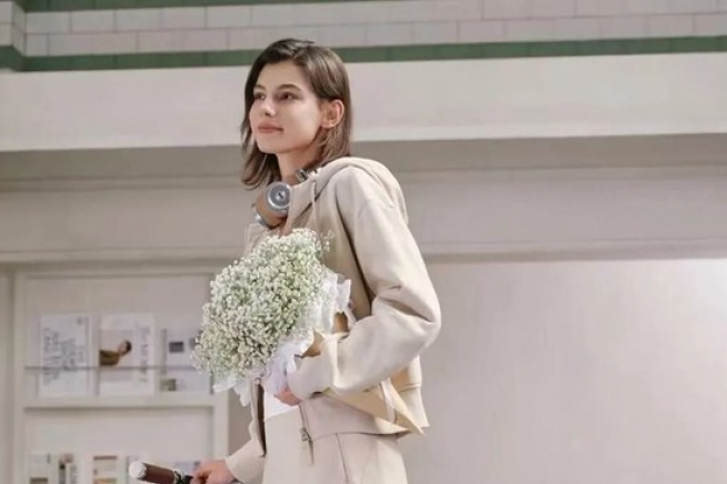 曾被看作“运动专属”的单品，如今正霸占时髦精衣橱