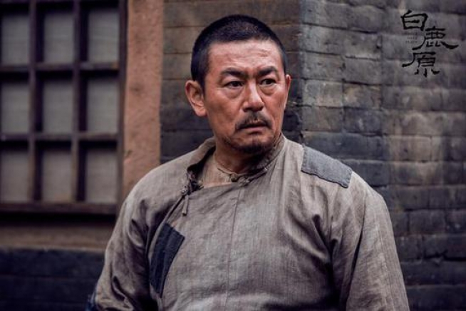 天天烤灯把自己晒黑 《白鹿原》里演个长工都这么苦